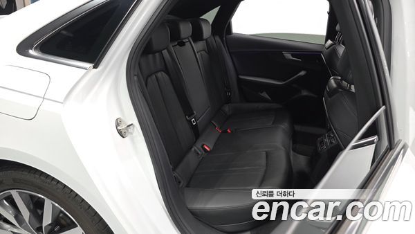 Audi A4 2023, фото 18
