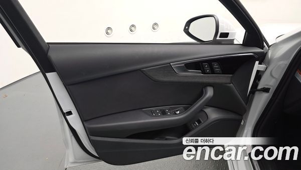 Audi A4 2023, фото 14