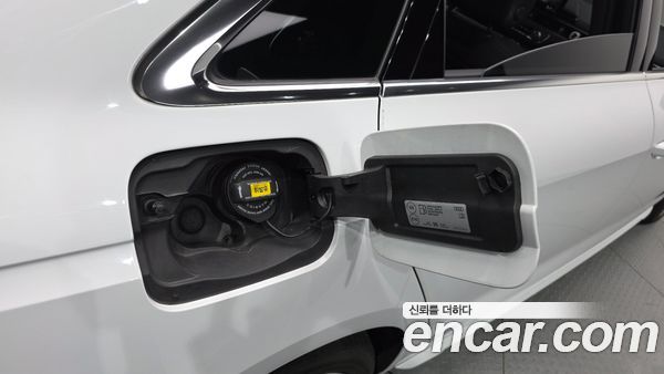 Audi A4 2023, фото 30