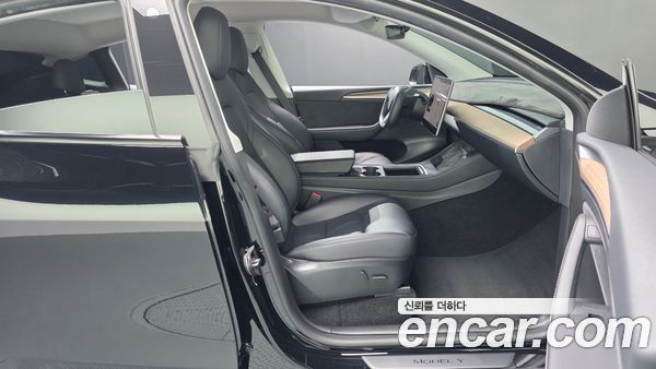 Tesla Model Y 2023, фото 15