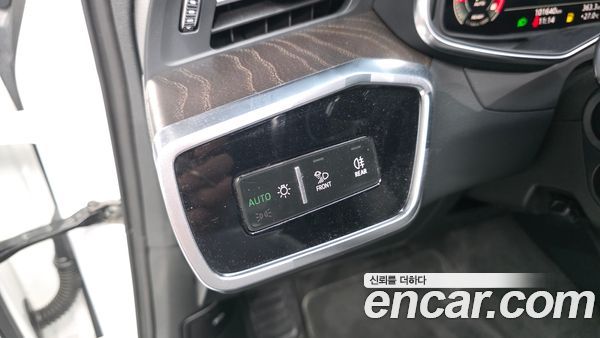 Audi A6 2021, фото 30