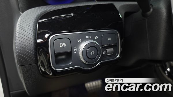 Mercedes-Benz A-Class 2022, фото 28