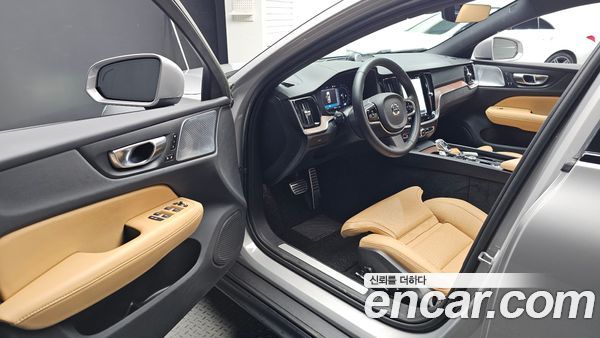 Volvo V60 2023, фото 10