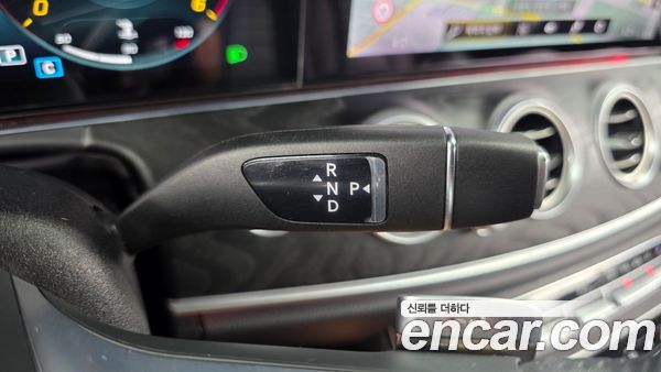 Mercedes-Benz E-Class 2022, фото 12