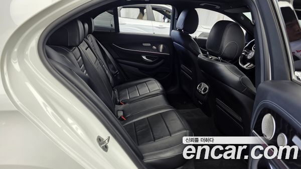 Mercedes-Benz E-Class 2022, фото 18