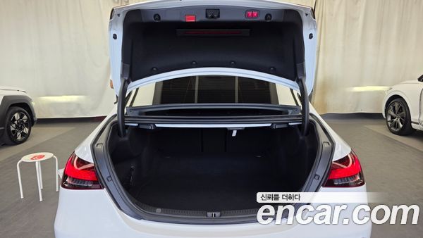 Mercedes-Benz E-Class 2022, фото 26