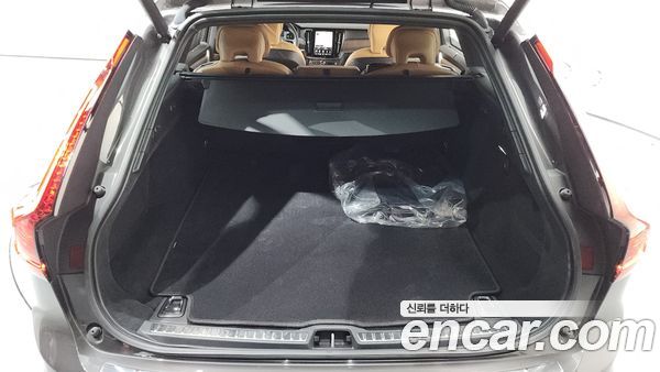 Volvo V90 2023, фото 26