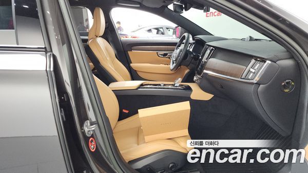 Volvo V90 2023, фото 16