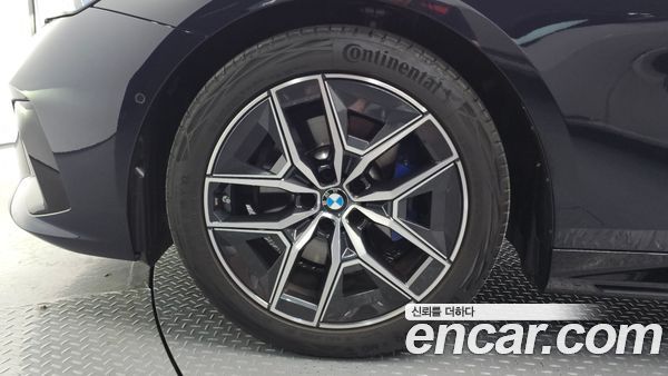 BMW 5 Series 2024, фото 5
