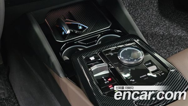 BMW 5 Series 2024, фото 9