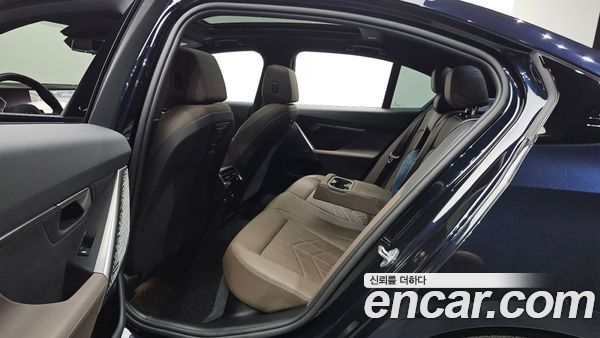 BMW 5 Series 2024, фото 12