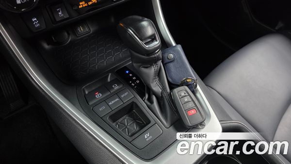 Toyota RAV4 2023, фото 9