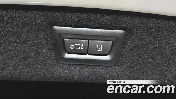 BMW 8 Series 2023, фото 23