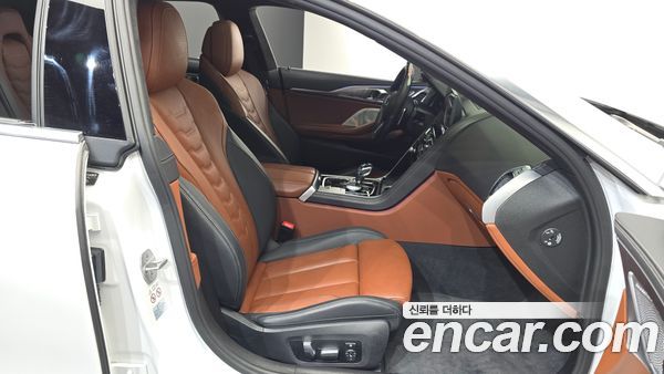 BMW 8 Series 2023, фото 16