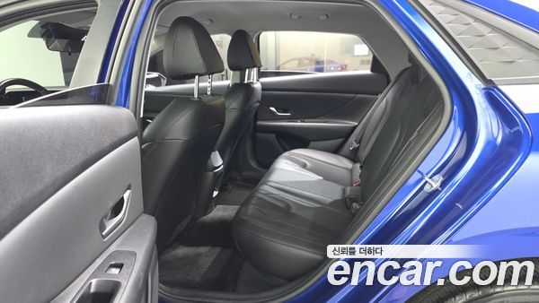 Hyundai Elantra 2024, фото 16