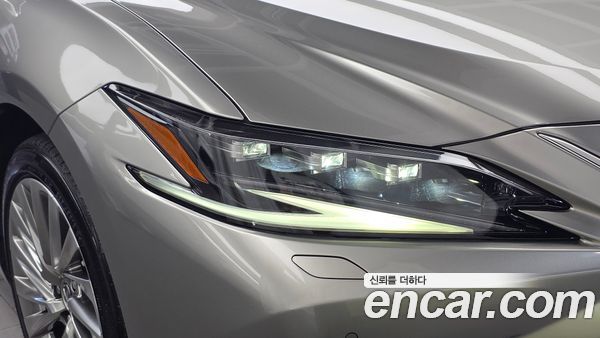 Lexus ES 2023, фото 8