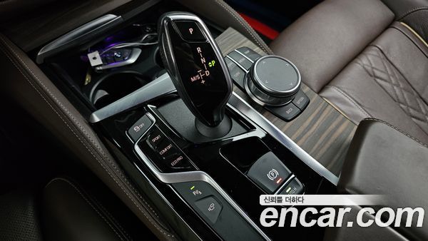 BMW 5 Series 2020, фото 9
