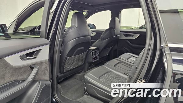 Audi Q7 2021, фото 16
