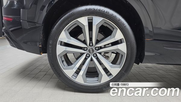 Audi Q8 2023, фото 4