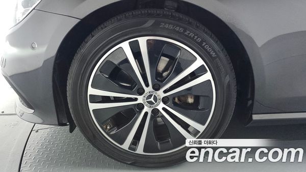 Mercedes-Benz E-Class 2021, фото 4