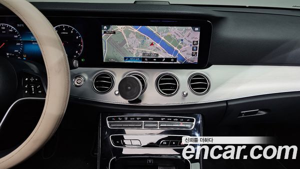 Mercedes-Benz E-Class 2021, фото 19