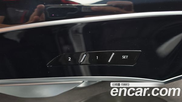 Audi A8 2023, фото 31