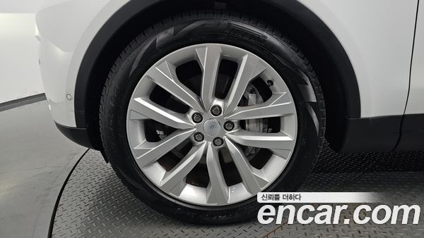 Land Rover Discovery 2023, фото 5