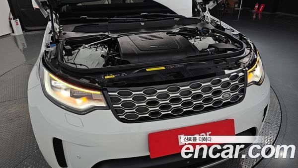 Land Rover Discovery 2023, фото 6