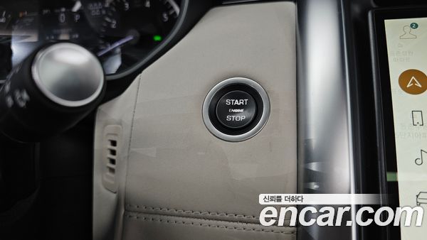 Land Rover Discovery 2023, фото 29