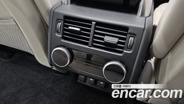 Land Rover Discovery 2023, фото 31