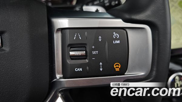 Land Rover Discovery 2023, фото 32
