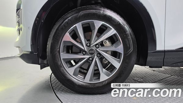 Audi Q6 e-tron 2025, фото 4