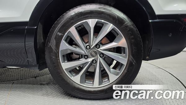 Audi Q6 e-tron 2025, фото 6