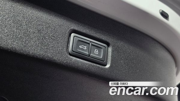 Audi Q6 e-tron 2025, фото 35