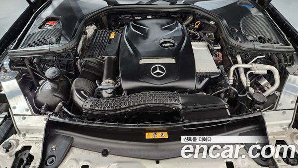 Mercedes-Benz E-Class 2022, фото 6