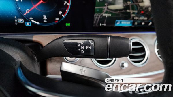 Mercedes-Benz E-Class 2022, фото 12