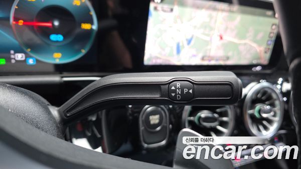 Mercedes-Benz EQA 2022, фото 12
