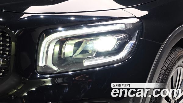 Mercedes-Benz GLB 2021, фото 8