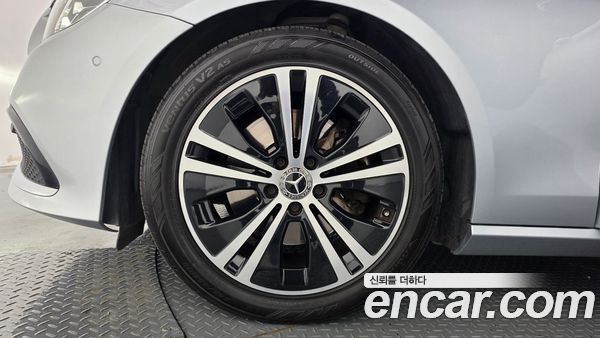 Mercedes-Benz E-Class 2021, фото 5