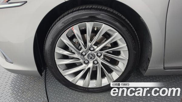 Lexus ES 2021, фото 5