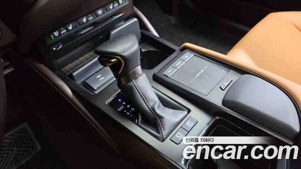 Lexus ES 2021, фото 12