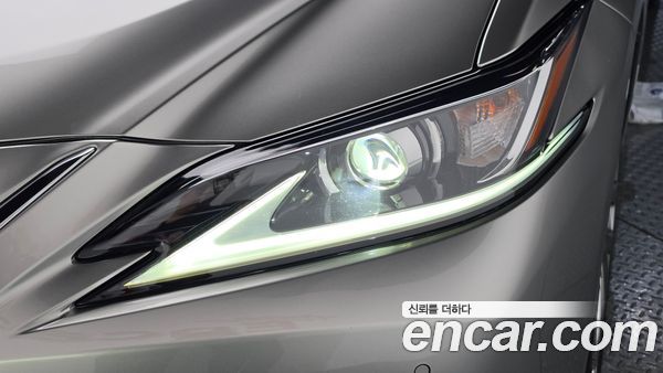 Lexus ES 2021, фото 8