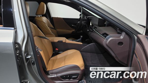Lexus ES 2021, фото 16