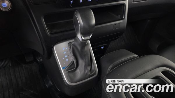 Hyundai Staria 2025, фото 12