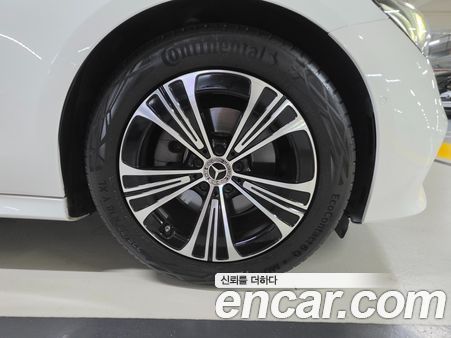 Mercedes-Benz E-Class 2025, фото 5