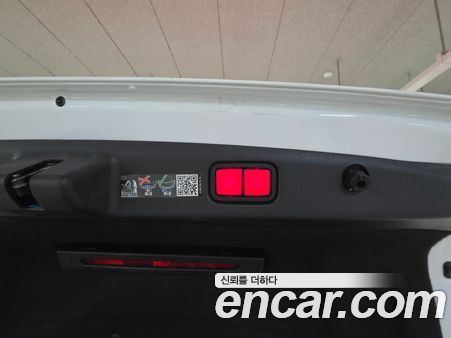 Mercedes-Benz E-Class 2025, фото 6