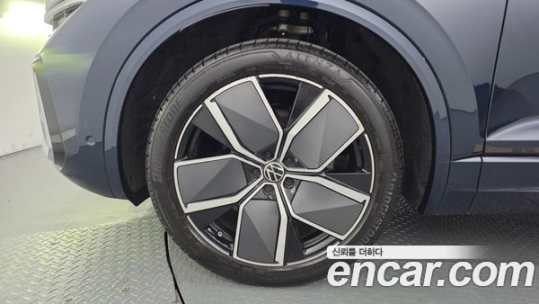 Volkswagen Touareg 2024, фото 5