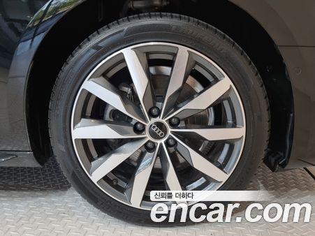 Audi A4 2023, фото 5