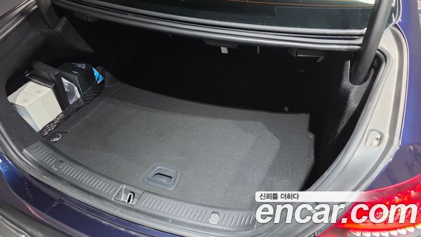 Mercedes-Benz E-Class 2021, фото 32