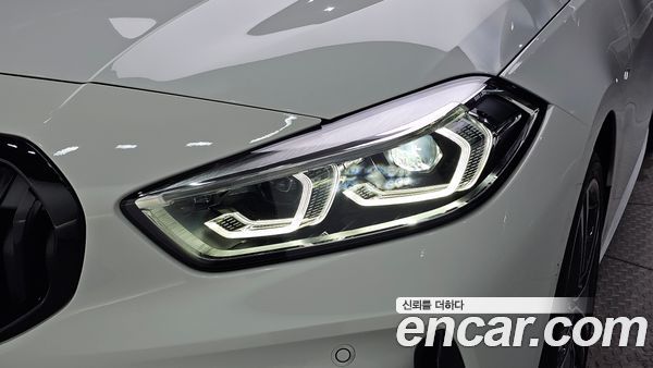 BMW 1 Series 2024, фото 8